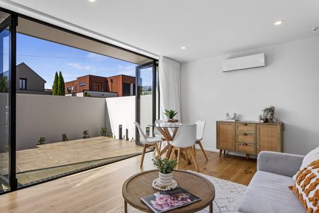 As New Executive 3-bedroom Townhouse in Merivale - Photo 3