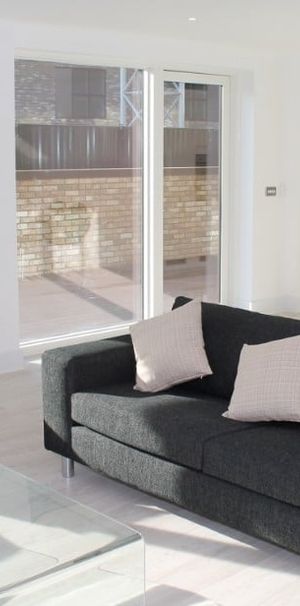 3 Bed Flat, Lakeside Drive, NW10 - Photo 1