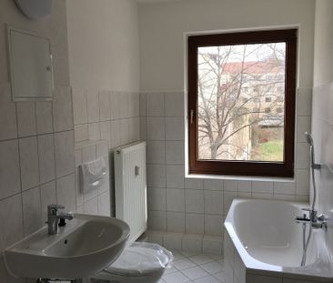 3-Raum-Wohnung mit schöner Aussicht vom Balkon! - Foto 1