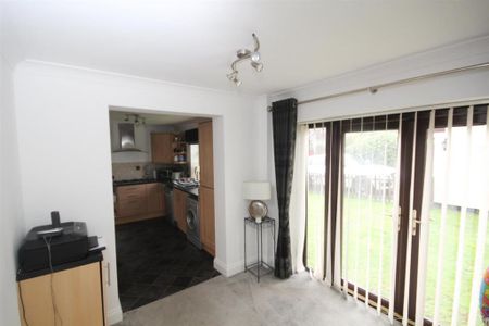 3 bedroom semi-detached house to rent - Photo 3