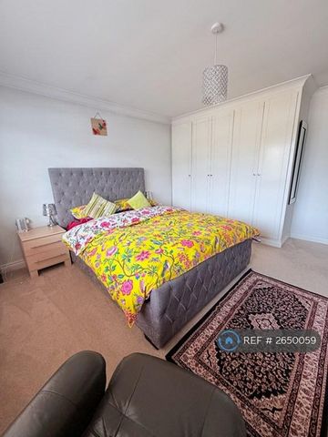 4 bedroom bungalow to rent - Photo 4