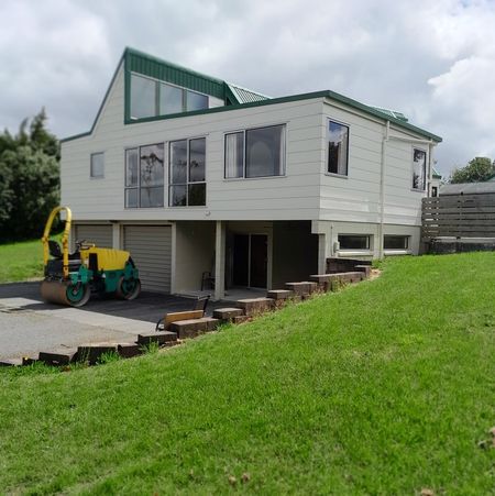 IN THE CENTRE! - Photo 5