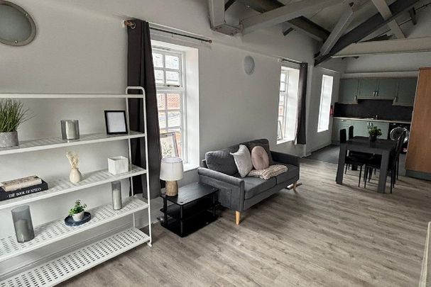 3 bedroom flat to rent - Photo 1