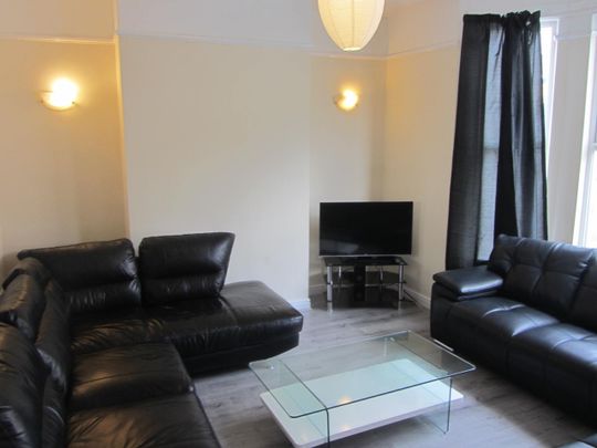 7 Bed End Terrace, Nicander Road, L18 - Photo 1