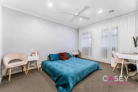 11 Charlbury Crescent, Cranbourne North - Photo 3