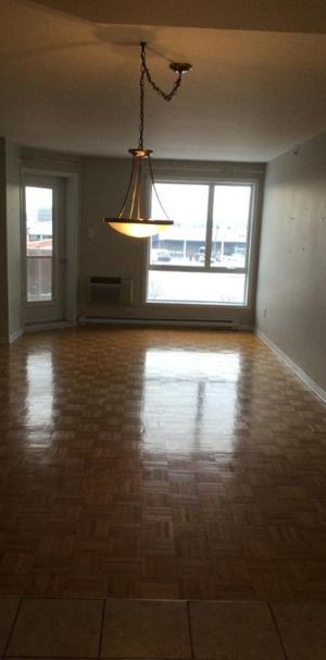 3 1/2 - Montréal (Anjou) - 1 725 $/mois - Photo 1