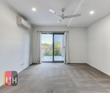 2 BEDROOM UNIT WITH LIFT ACCESS IN EXCELLENT LOCATION - Photo 6