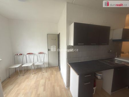 Pronájem bytu 2+1 62 m2 - Fotografie 2