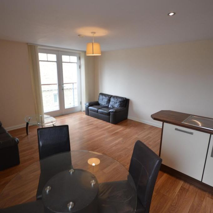 2 bedroom flat to rent - Photo 1