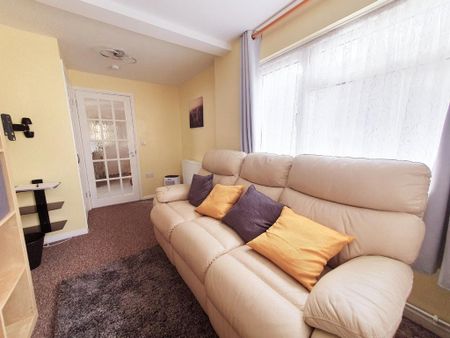 Studio to rent - Photo 3