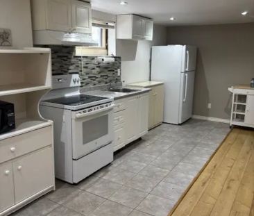 118 Redgrave Drive #Lower - Photo 4