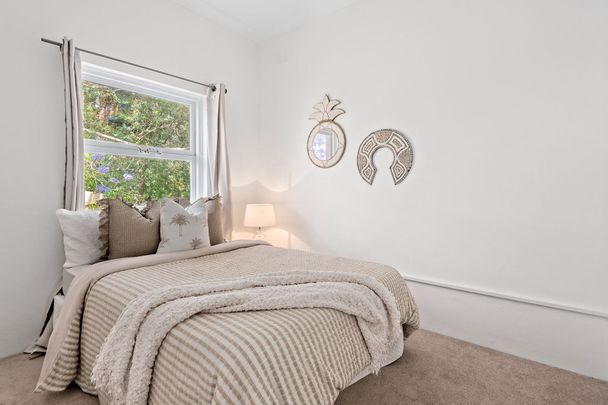 Light & bright stylish apartment in prime Balgowlah location - Photo 1