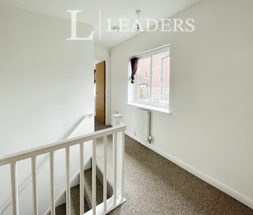 3 bedroom house to rent Greene Way, M7 - Photo 3