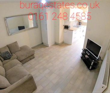 4 bedroom semi-detached house to rent - Photo 1