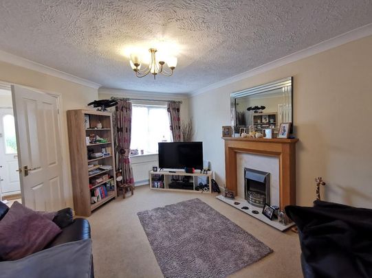 3 bedroom end of terrace house to rent - Photo 1