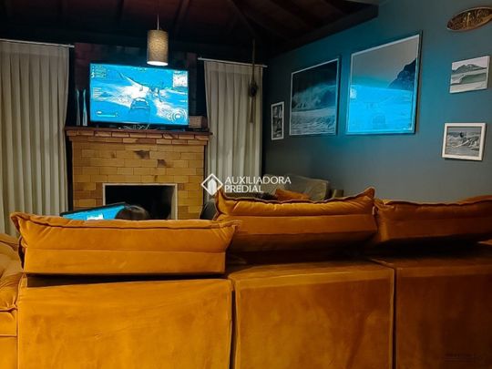 Casa com 3 quartos e 250m² para alugar em Areias de Palhocinha, Garopaba. - Photo 1