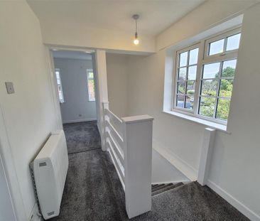 3 bedroom end of terrace house to rent - Photo 4