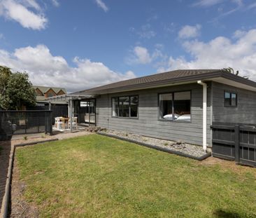 Move to Maunganui Road in time for Christmas - Mt Maunganui - Photo 1