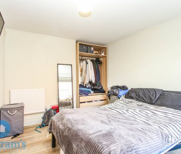 2 bed Apartment for Rent - Photo 5