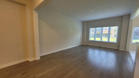 For Lease - 65 Federica Crescent, Wasaga Beach, Ontario - Photo 2