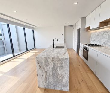 Stylish modern living in the heart of Carnegie - Photo 3