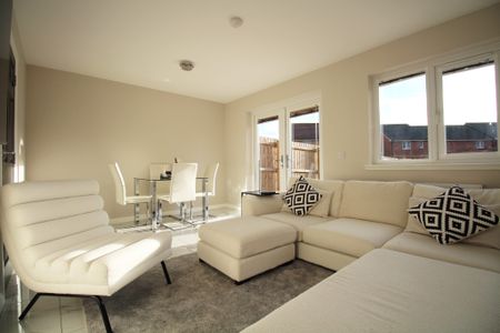 Broomfield Crescent, Barmulloch, Glasgow - Photo 2