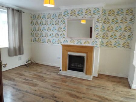 3 bedroom semi-detached house to rent - Photo 2