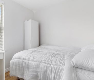 4 bedroom semi-detached house to rent - Photo 5