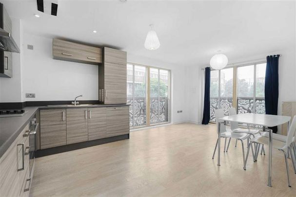 2 bedroom flat to rent - Photo 1