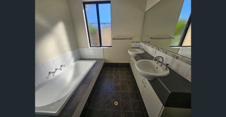 Stunning Property - Photo 2