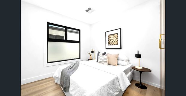 New luxury freestanding 4-bedroom house! - Photo 1