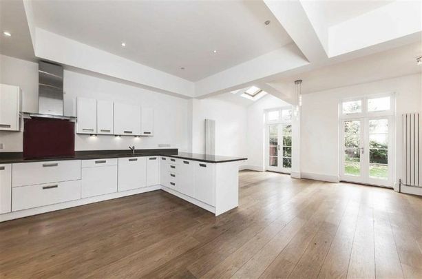 Claremont Road, Teddington, TW11 - Photo 1