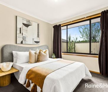 Contemporary Living on Baker Court - Photo 3