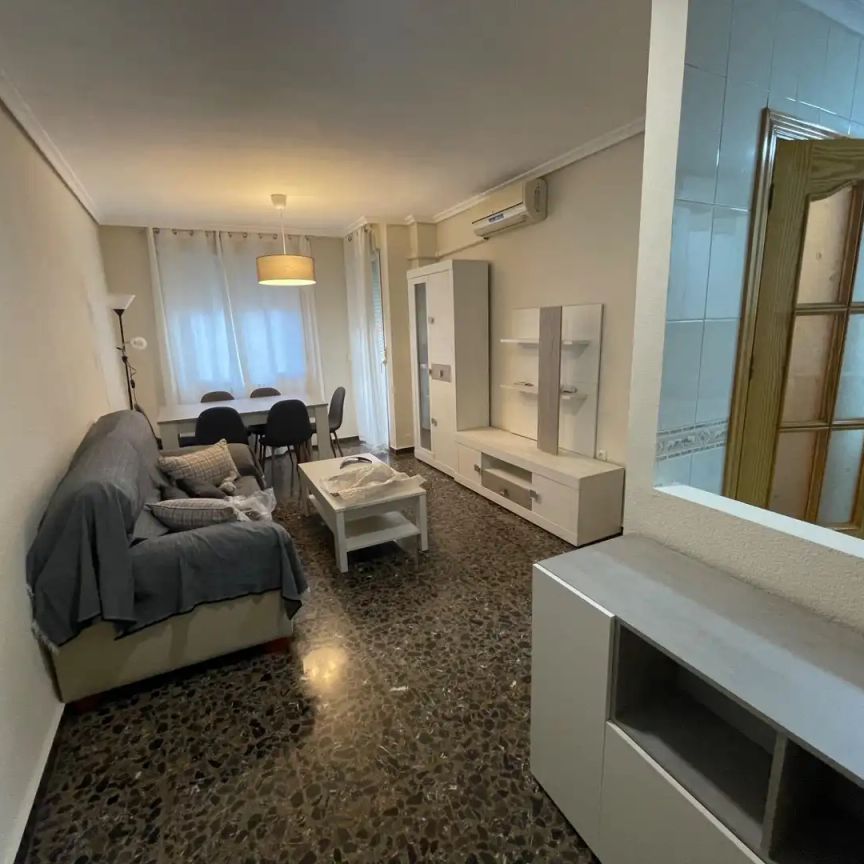 Apartamento de alquiler en Carretas - Pajarita - Photo 1