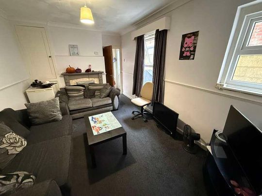 Tennyson Road, SO17 - Photo 1