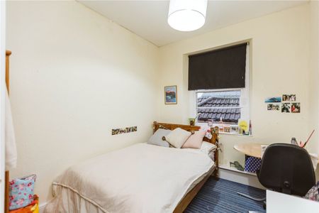 Clifton Park Road, - Photo 3