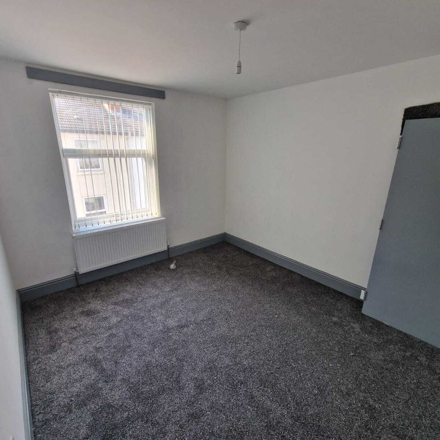 4 bedroom house to rent - Photo 1