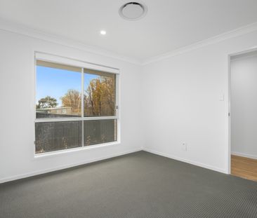 1/13A Madgwick Drive - Photo 2
