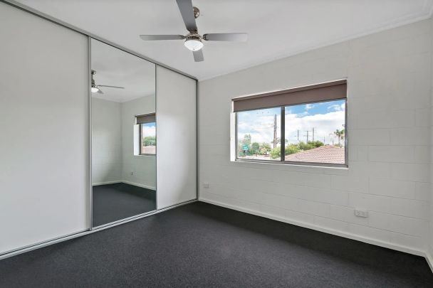 Nicely renovated, clean & spacious two bedroom unit! - Photo 1