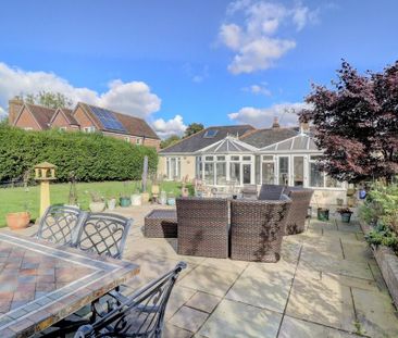 4 bedroom bungalow to rent - Photo 1