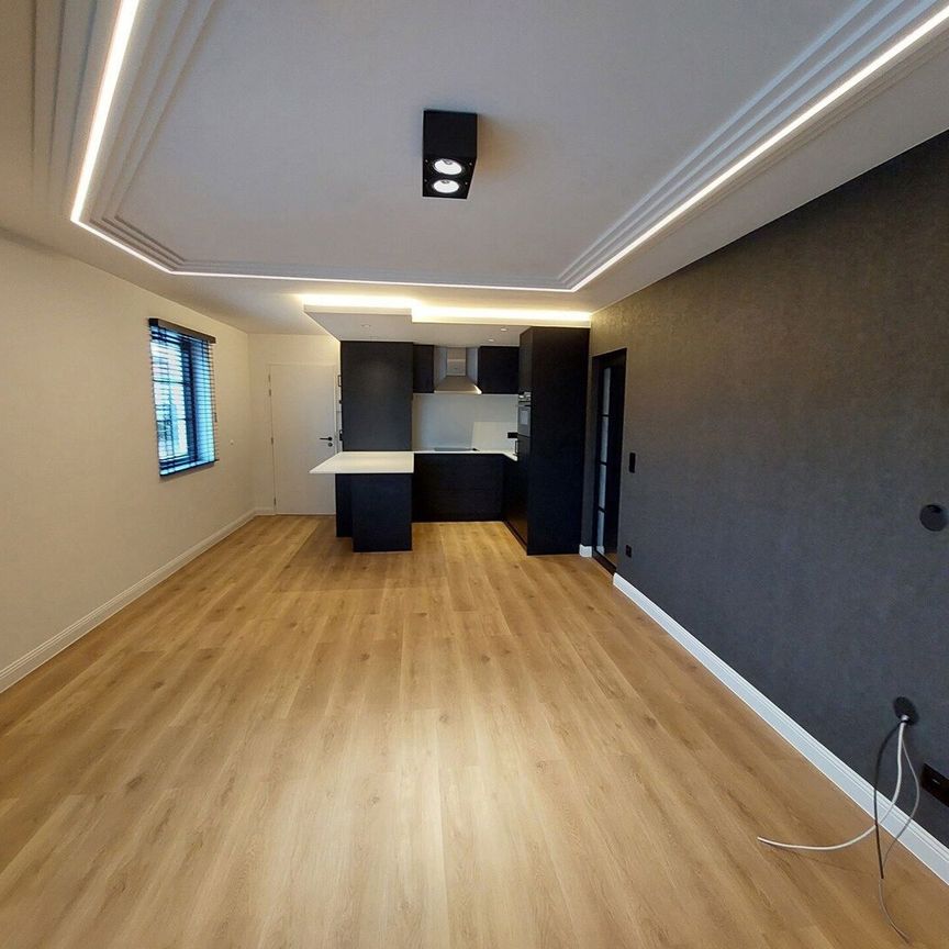 Appartement te huur - Photo 1