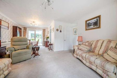 Thatcham, Berkshire, RG19 - Photo 2