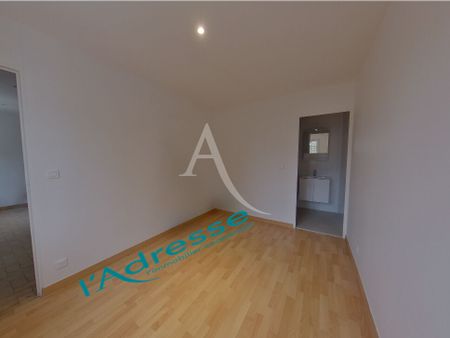 Location Maison 6 pièces 83m² NOISY LE GRAND 93160 - Photo 3
