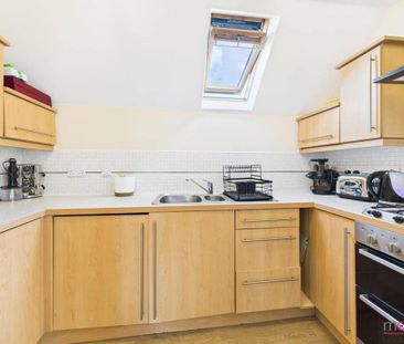 2 bedroom coach house to rent - Photo 6