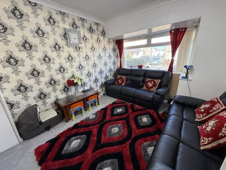 3 bedroom semi-detached house to rent - Photo 3