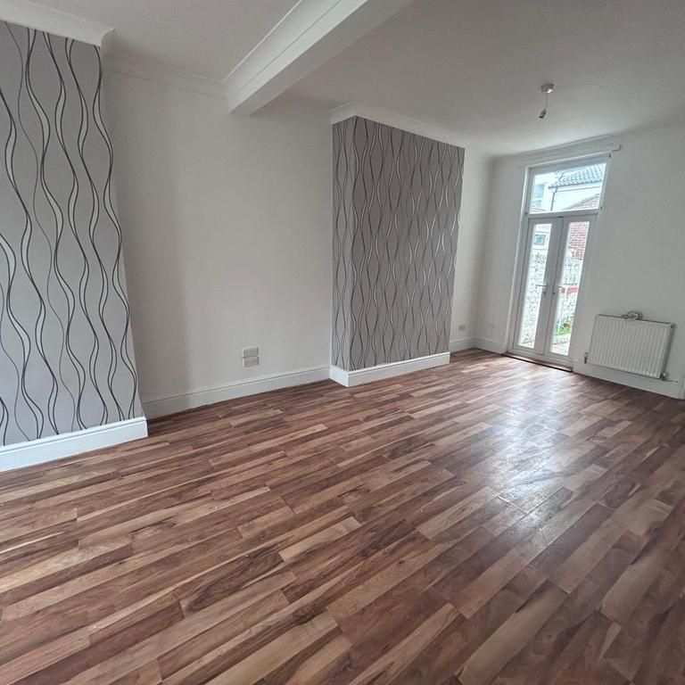 2 bedroom terraced house to rent - Photo 1