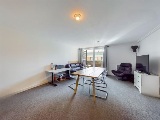 3 bedroom apartment to rent - Photo 1