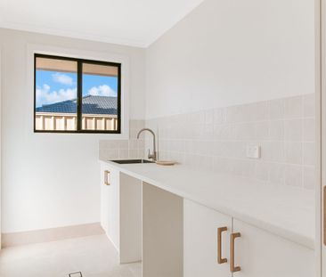 Modern and Stylish Newly Refurbished Home - Photo 6