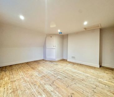 2 bedroom end of terrace house to rent - Photo 3