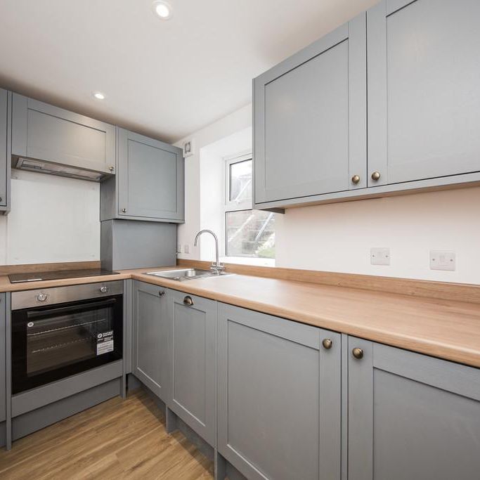 3 bedroom terraced house to rent - Photo 1